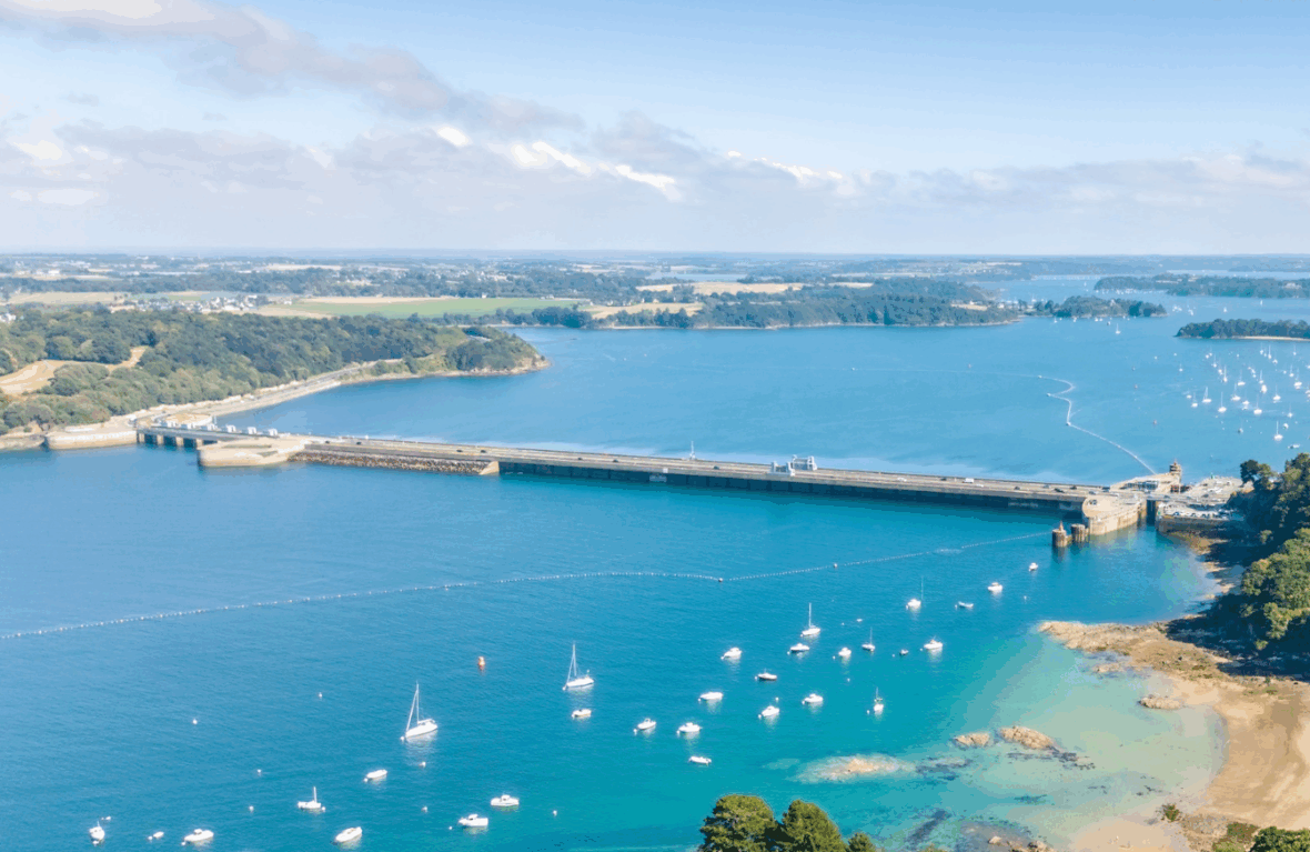 Le barrage de la Rance, symbole historique et paysage emblématique de la région