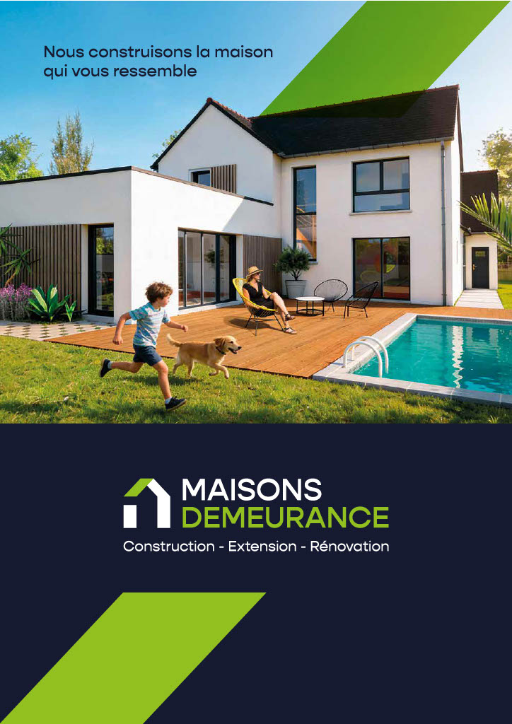 Brochure Maisons Demeurance qui représente un visuel de façade extérieure de maison avec piscine, et un enfant qui court avec son chien.